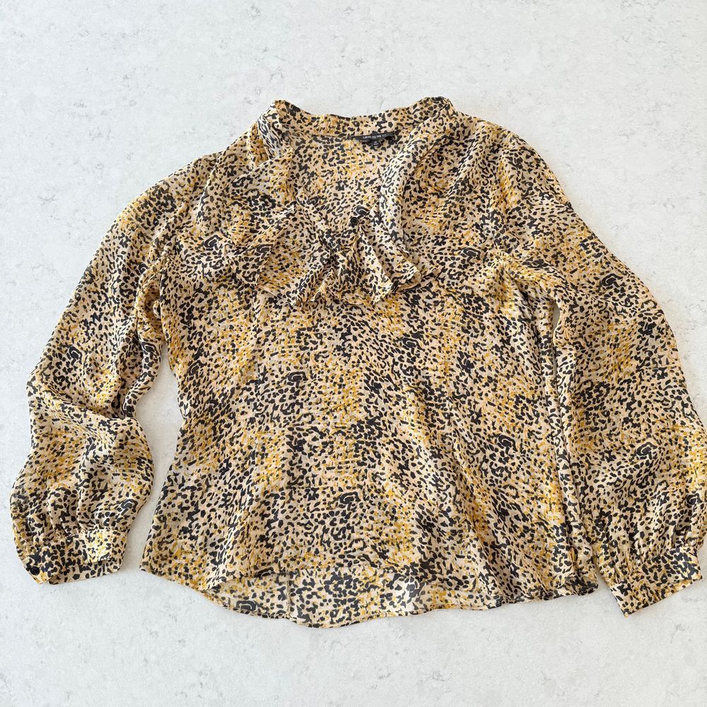 Lafayette 148 New York 100% Silk Ruffle Blouse Animal Print Long Sleeve Size 14‎